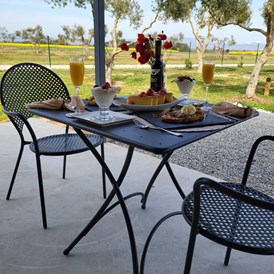 Wohnmobilstellplatz: Desayuno con productos de la zona (opcional) - Relax and enjoy ample space and tranquility among organic olive trees