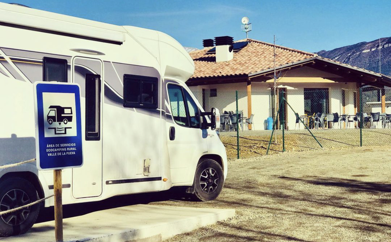 Reisemobilstellplatz: ECOCAMPING RURAL VALLE DE LA FUEVA