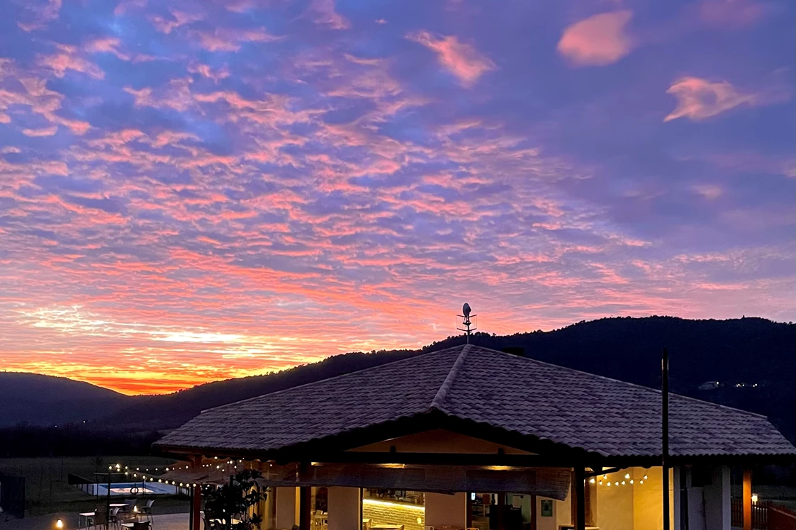 Wohnmobilstellplatz: Sunset in Ecocamping Rural Reception - ECOCAMPING RURAL VALLE DE LA FUEVA