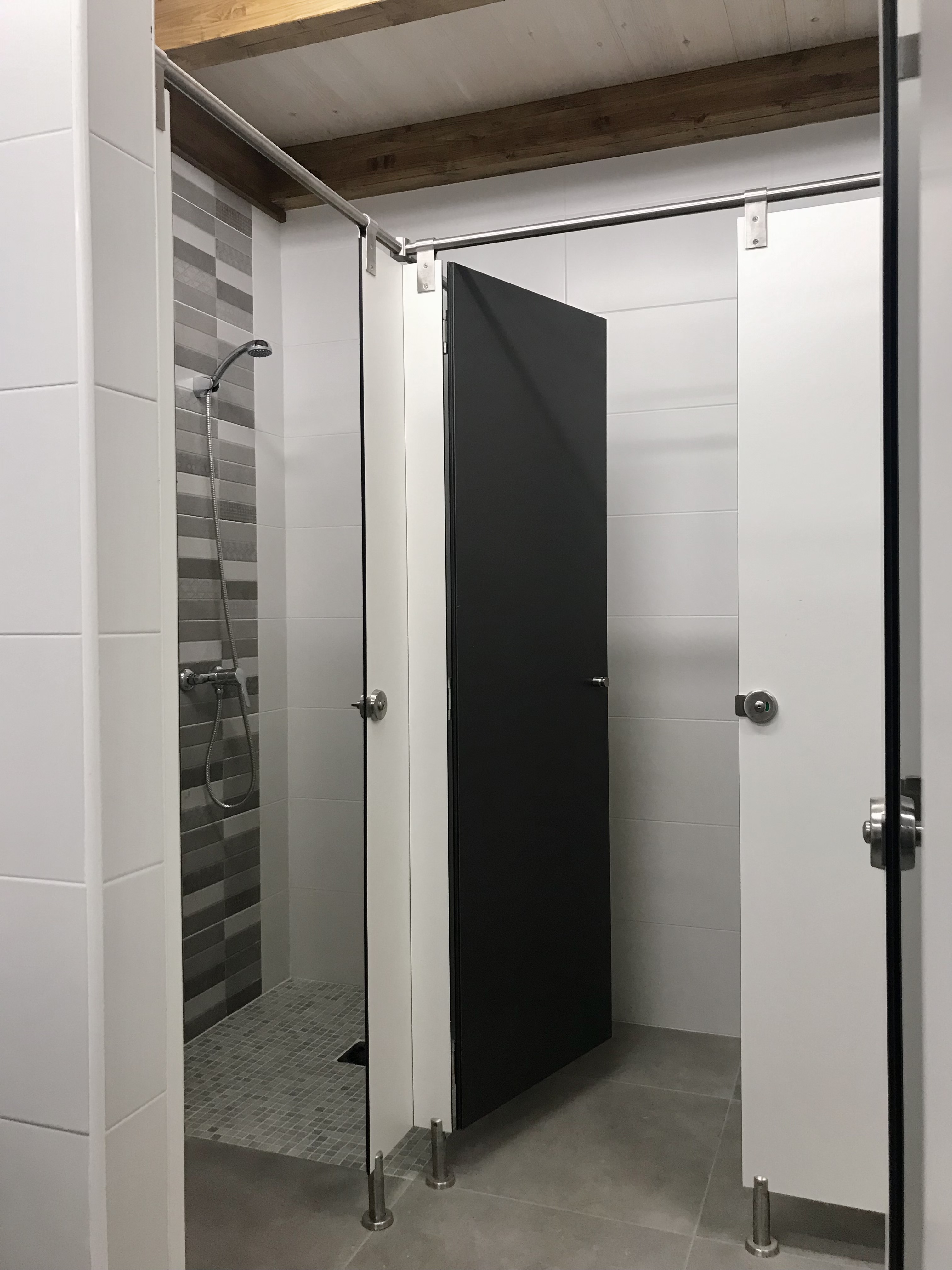 Reisemobilstellplatz: Duchas Ecocamping Rural - ECOCAMPING RURAL VALLE DE LA FUEVA