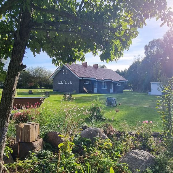 Reisemobilstellplatz - Wohnwagen erlaubt - Niederlitauen - The main building with showers/toilets for the guests. - Campsite 37A