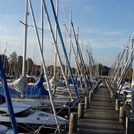 Wohnmobilstellplatz: Segelhafen Seebruck - am Chiemsee mit Alzblick