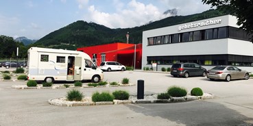 Reisemobilstellplatz - Art des Stellplatz: bei Caravanhändler - Österreich - Stellplatz Firma Gebetsroither Unternehmensgruppe