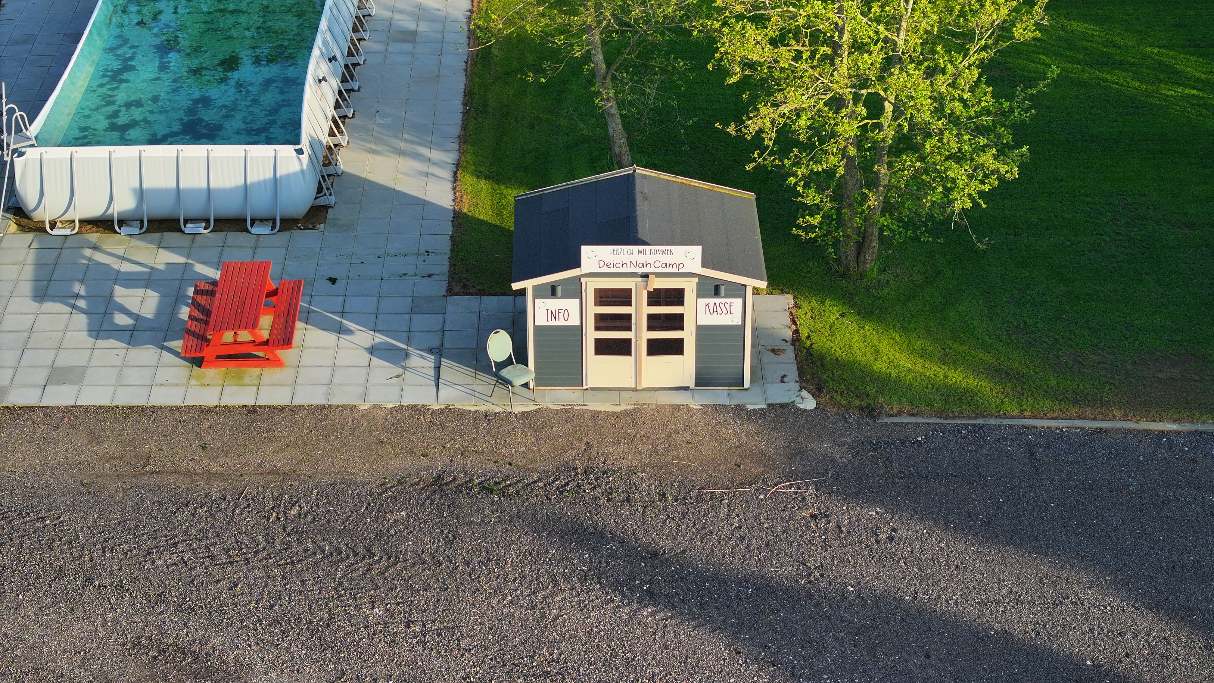 RV park - Oster-Ohrstedt - In unserem kleinen Infohäuschen, findet ihr alle möglichen Informationen zu eurem Aufenthalt. (Der Pool ist nicht mehr vorhanden) - DeichNah Camp