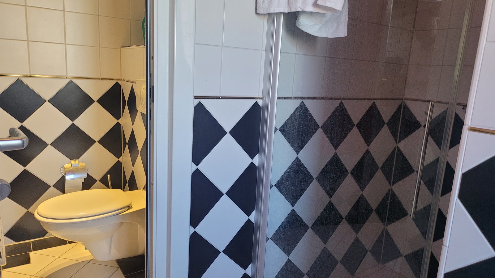 Wohnmobilstellplatz: Dusche - bewachter Premium Wohnmobilstellplatz am S-Bahnhof Königs Wusterhausen b. Berlin