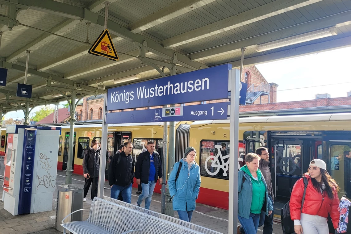 Wohnmobilstellplatz: S- u. Regionalbahnhof in 3 Gehminuten - bewachter Premium Wohnmobilstellplatz am S-Bahnhof Königs Wusterhausen b. Berlin