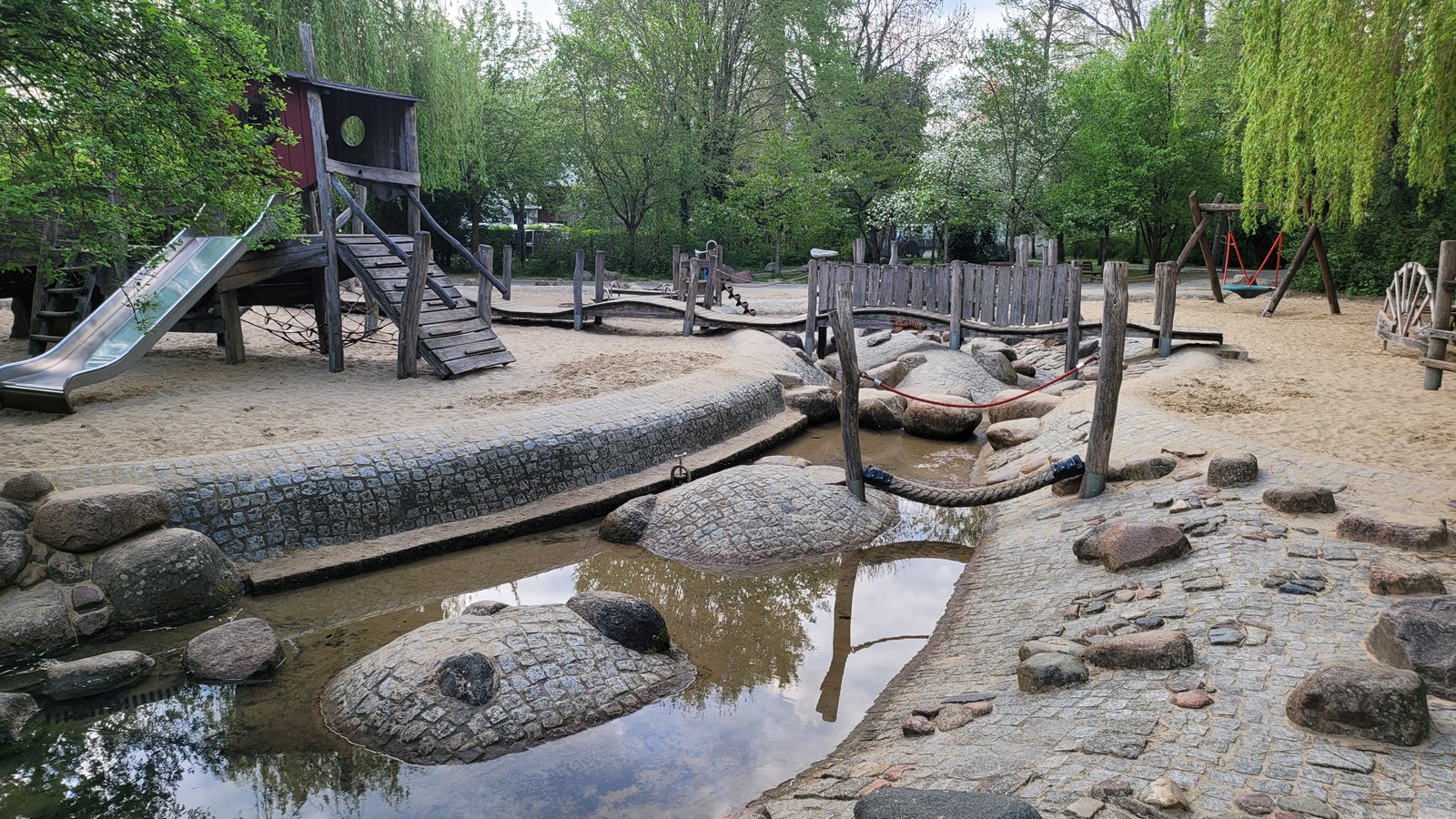 Wohnmobilstellplatz: naher Spielplatz - bewachter Premium Wohnmobilstellplatz am S-Bahnhof Königs Wusterhausen b. Berlin