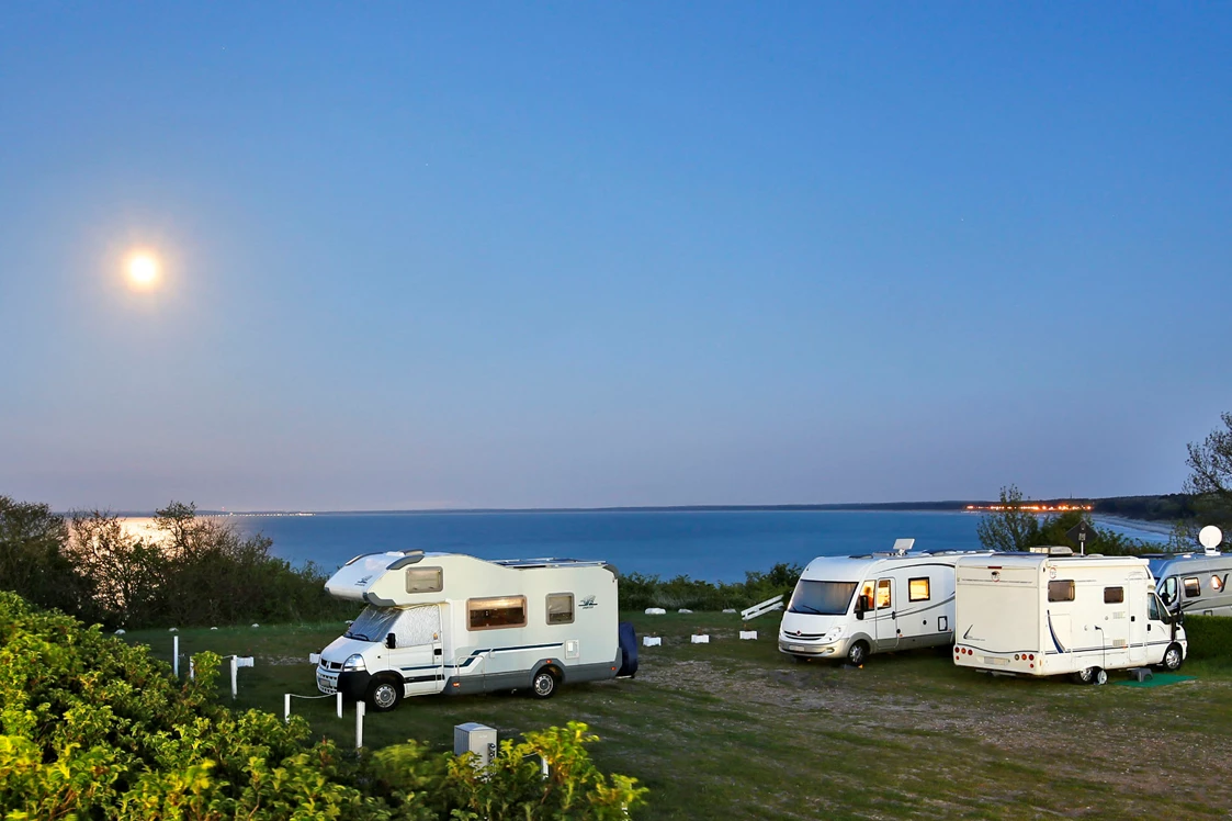 Reisemobilstellplatz: Reisemobilstellplätze am KNAUS Camping- und Ferienhauspark Rügen