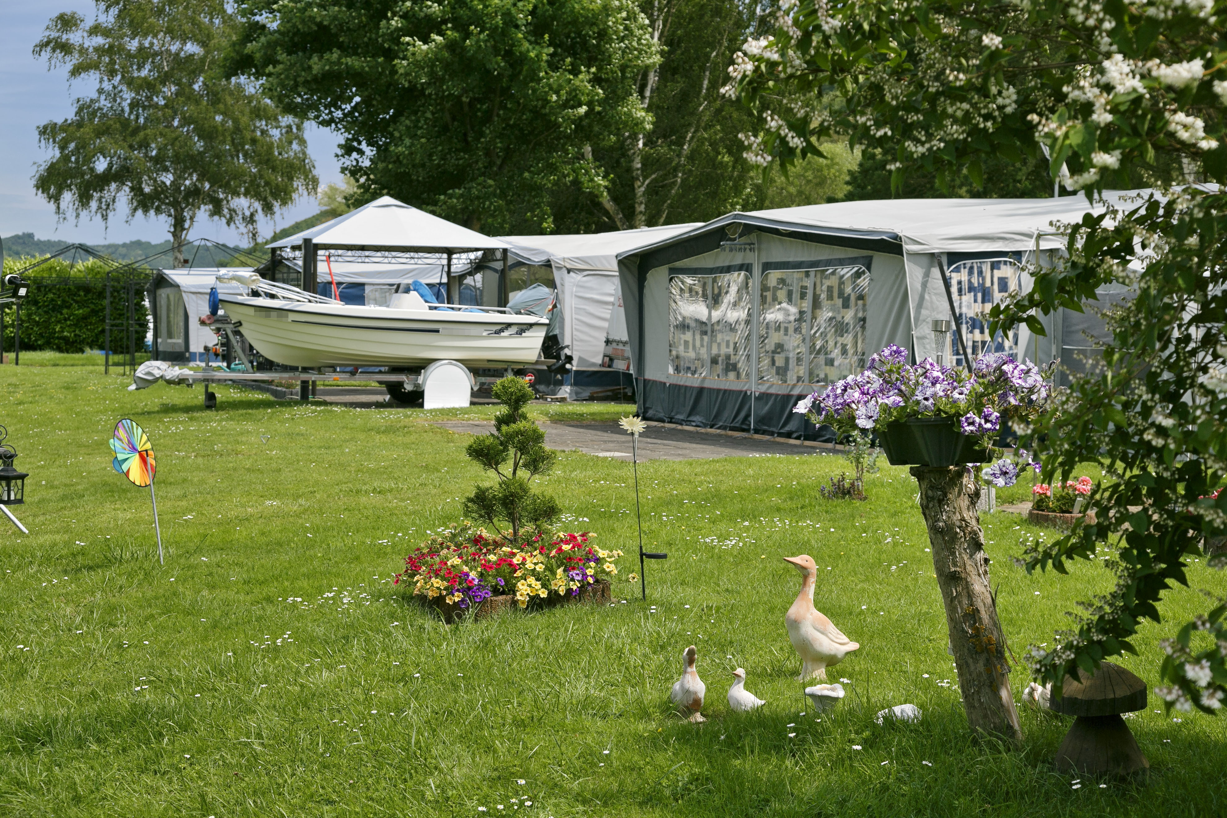 Den passenden WoMo-Stellplatz in Neuwied und Umgebung finden: Art des  Stellplatz: bei Marina