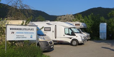 Reisemobilstellplatz - WLAN: nur um die Rezeption vorhanden - Beuren (Esslingen) - Stellplatz an der Panorama Therme Beuren