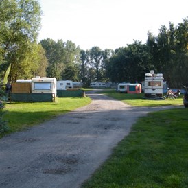 Wohnmobilstellplatz: Stellplatz am Naturcamping Hafen-Stagnieß