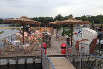 Wohnmobilstellplatz: Floating Bar - Technische Betriebe Offenburg