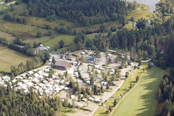 Wohnmobilstellplatz: Luftaufnahme des Campingplatzes - Camping Bankenhof Hinterzarten am Titisee