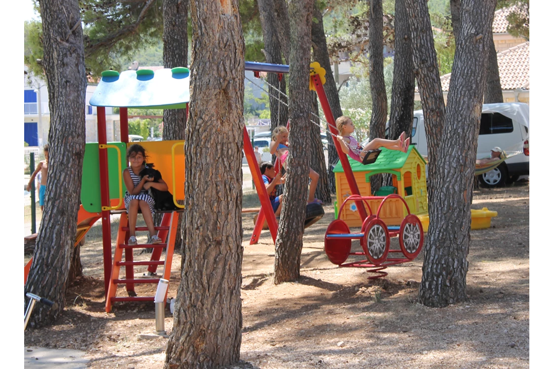 Wohnmobilstellplatz: Taber Pašman Discrete Lodging