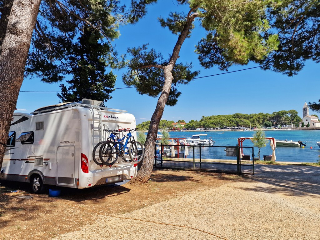 Wohnmobilstellplatz: Taber Pašman Discrete Lodging