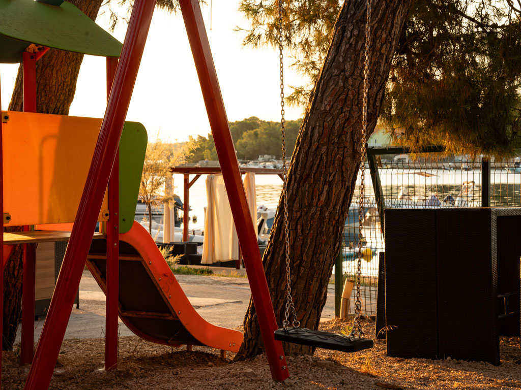 Wohnmobilstellplatz: Taber Pašman Discrete Lodging