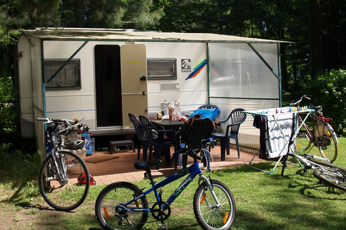 Wohnmobilstellplatz: Leihwohnwagen - Campingplatz am Ehrlingshof