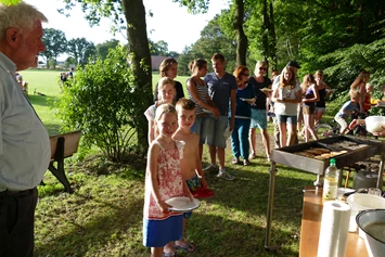 Wohnmobilstellplatz: Kochen auf der Sonnenwiese - Campingplatz am Ehrlingshof
