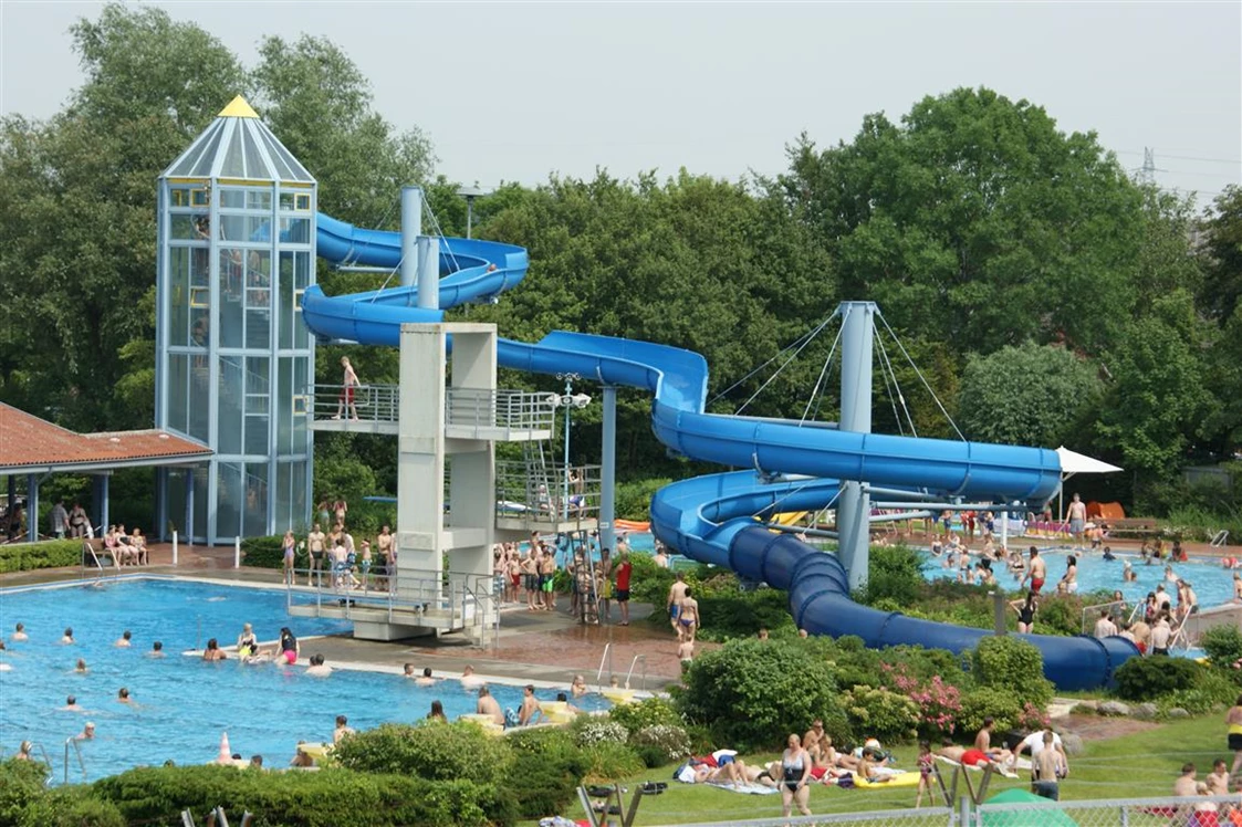 Wohnmobilstellplatz: Brokdorfer Freibad an Diek - Stellplatz am Elbdeich