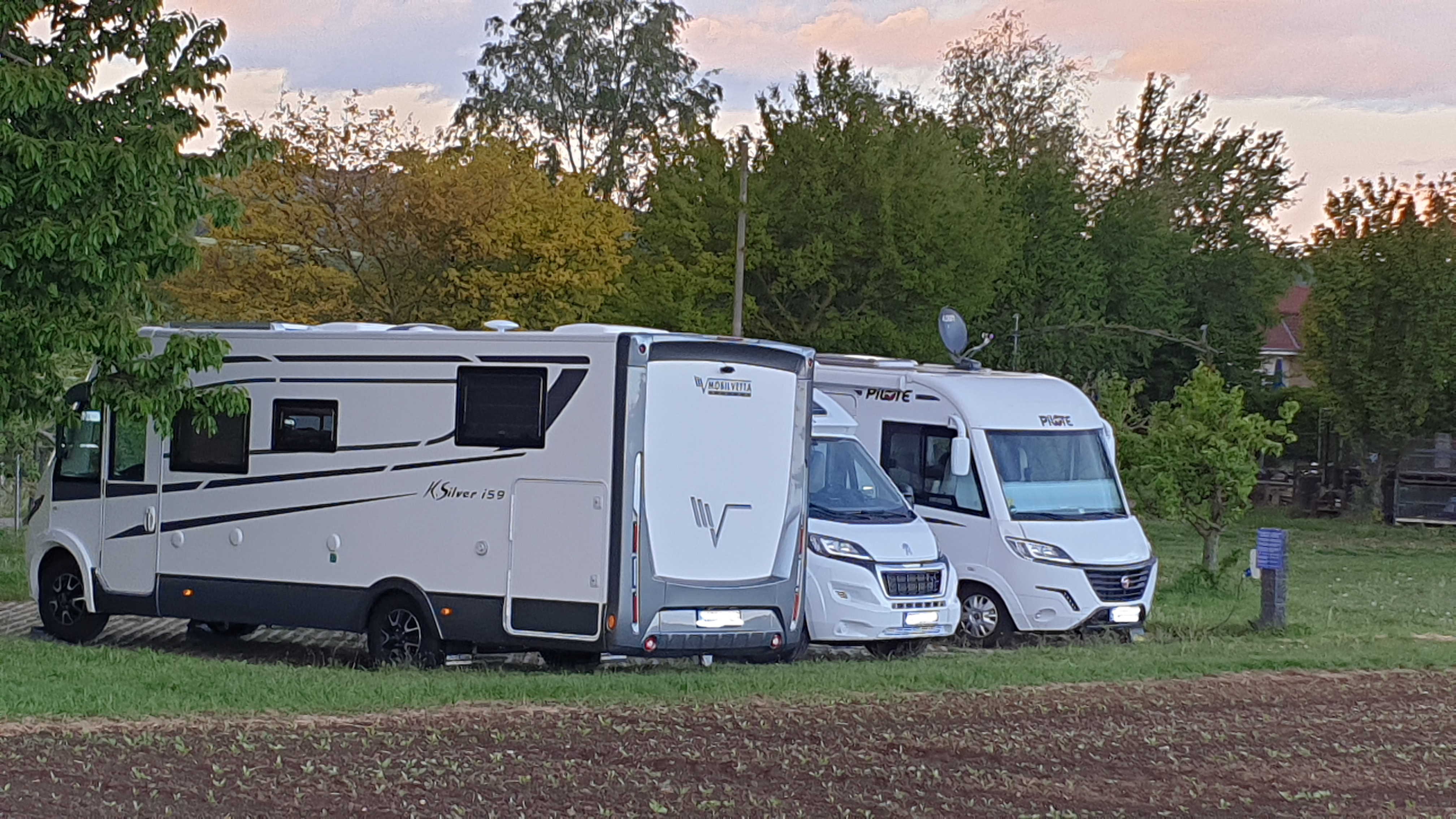 Wohnmobilstellplatz: Weingut Schott