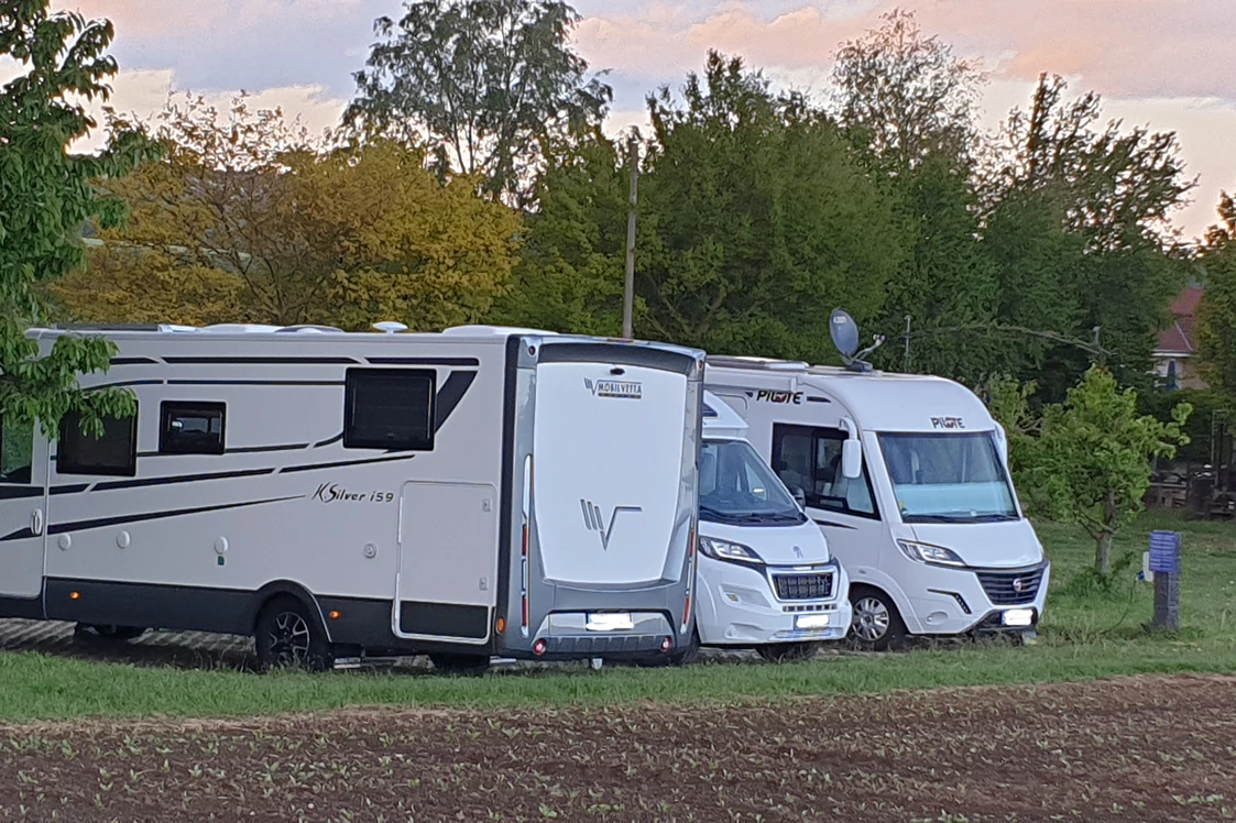 Wohnmobilstellplatz: Weingut Schott