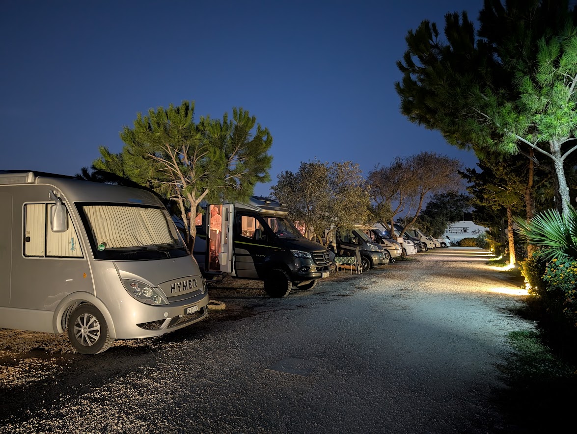 Wohnmobilstellplatz: Night Atmosphere - Campingplatz Lilybeo Village
