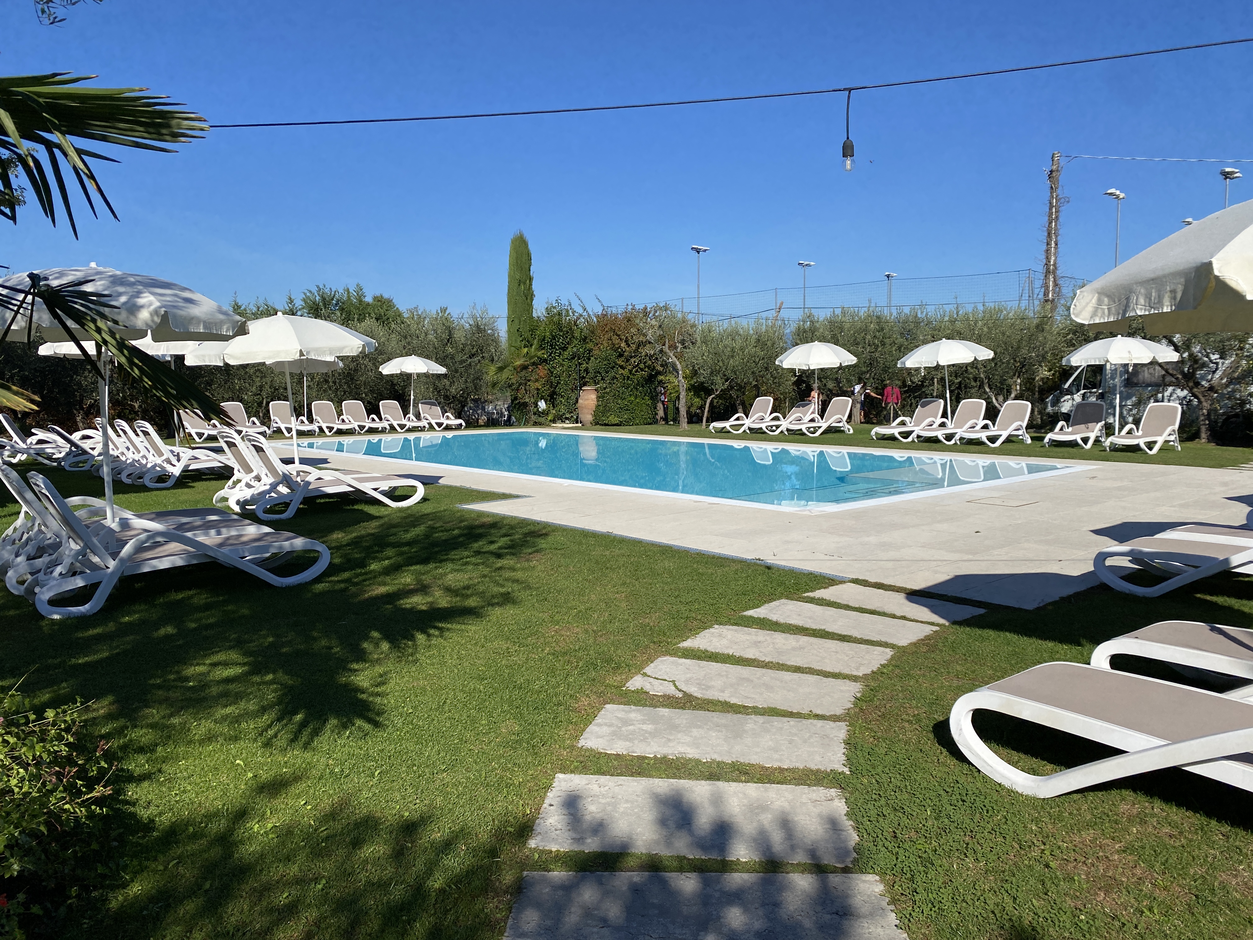Wohnmobilstellplatz: Piscina - Landwirtschaftscamping Oasi del Garda