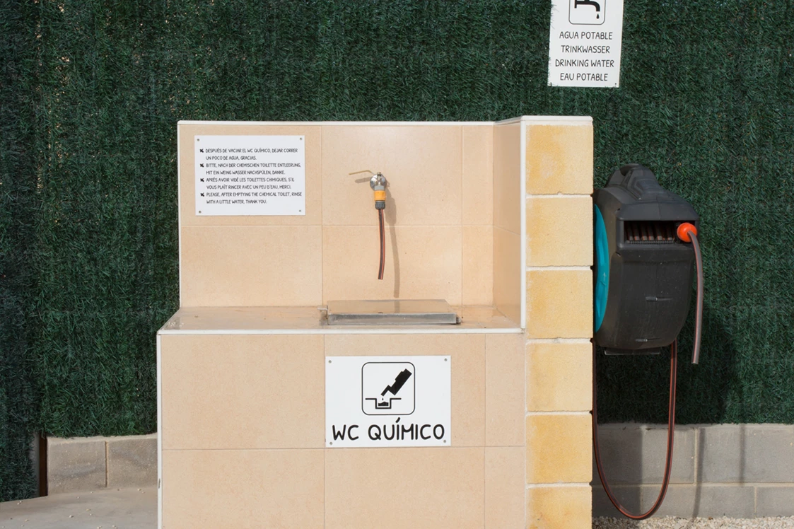 Wohnmobilstellplatz: Entsorgung fur WC quimico - Paraíso Camper 