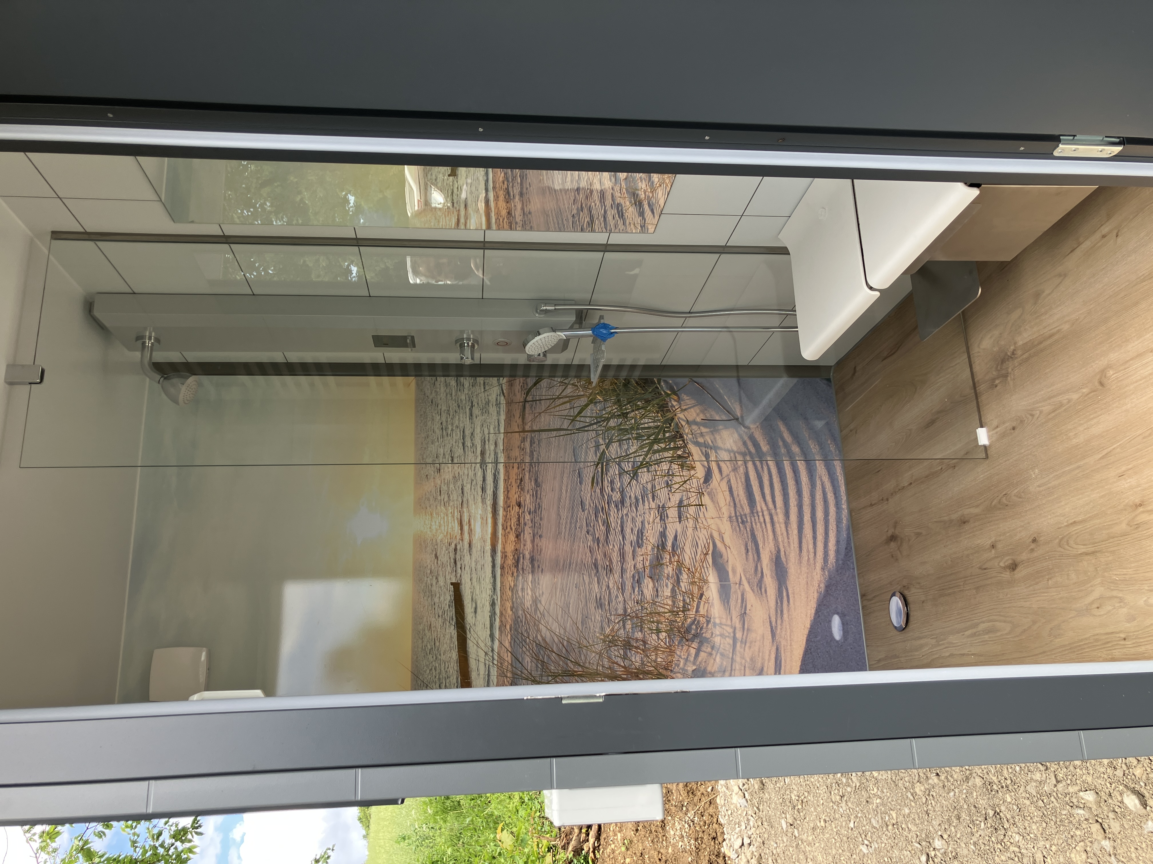 Wohnmobilstellplatz: Sanitärcontainer Dusche - Wohnmobilstellplatz Bucher Stausee - Sanitary