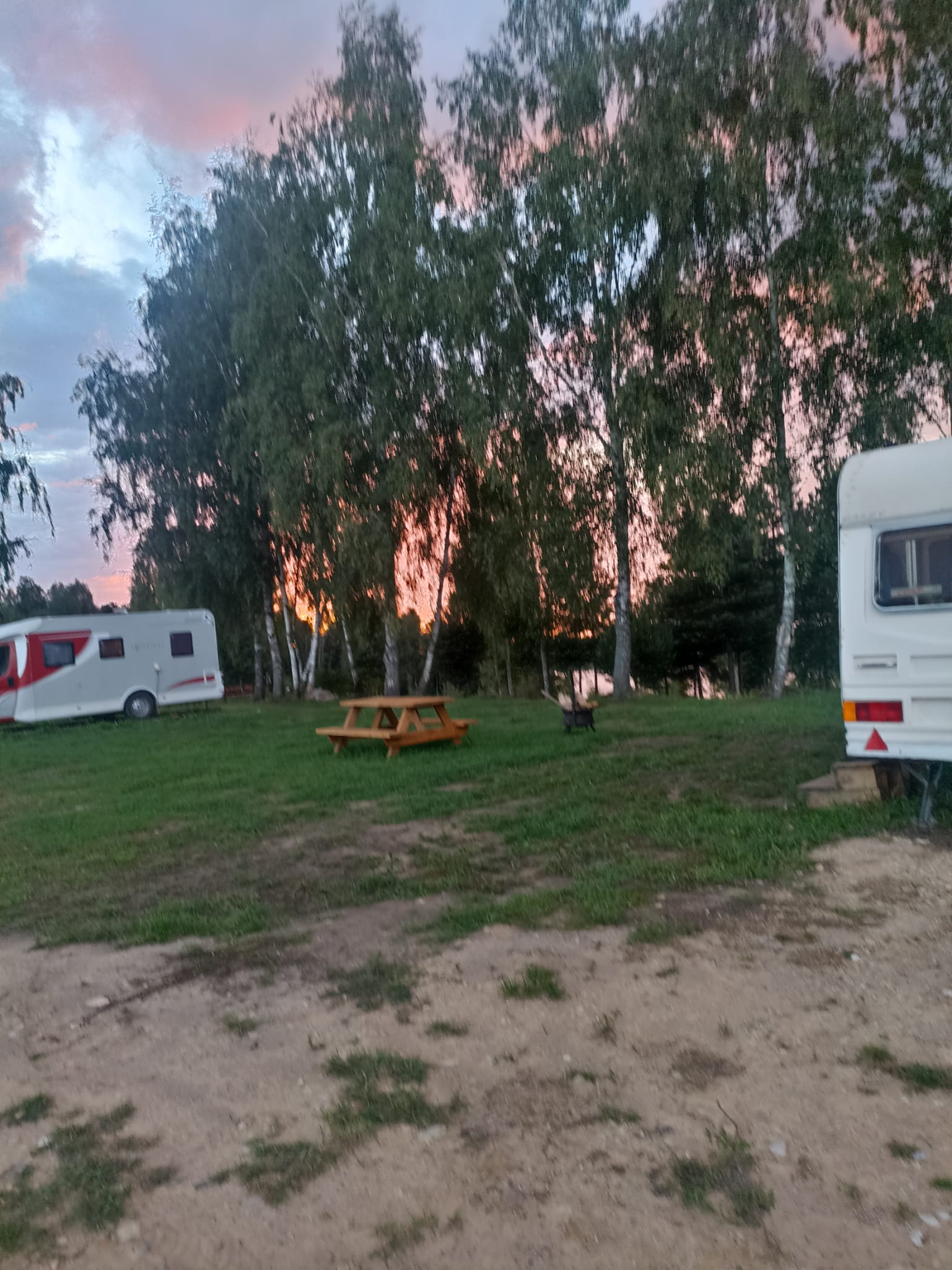 Reisemobilstellplatz: Campsite next to Balotes lake EZERKRASTI 