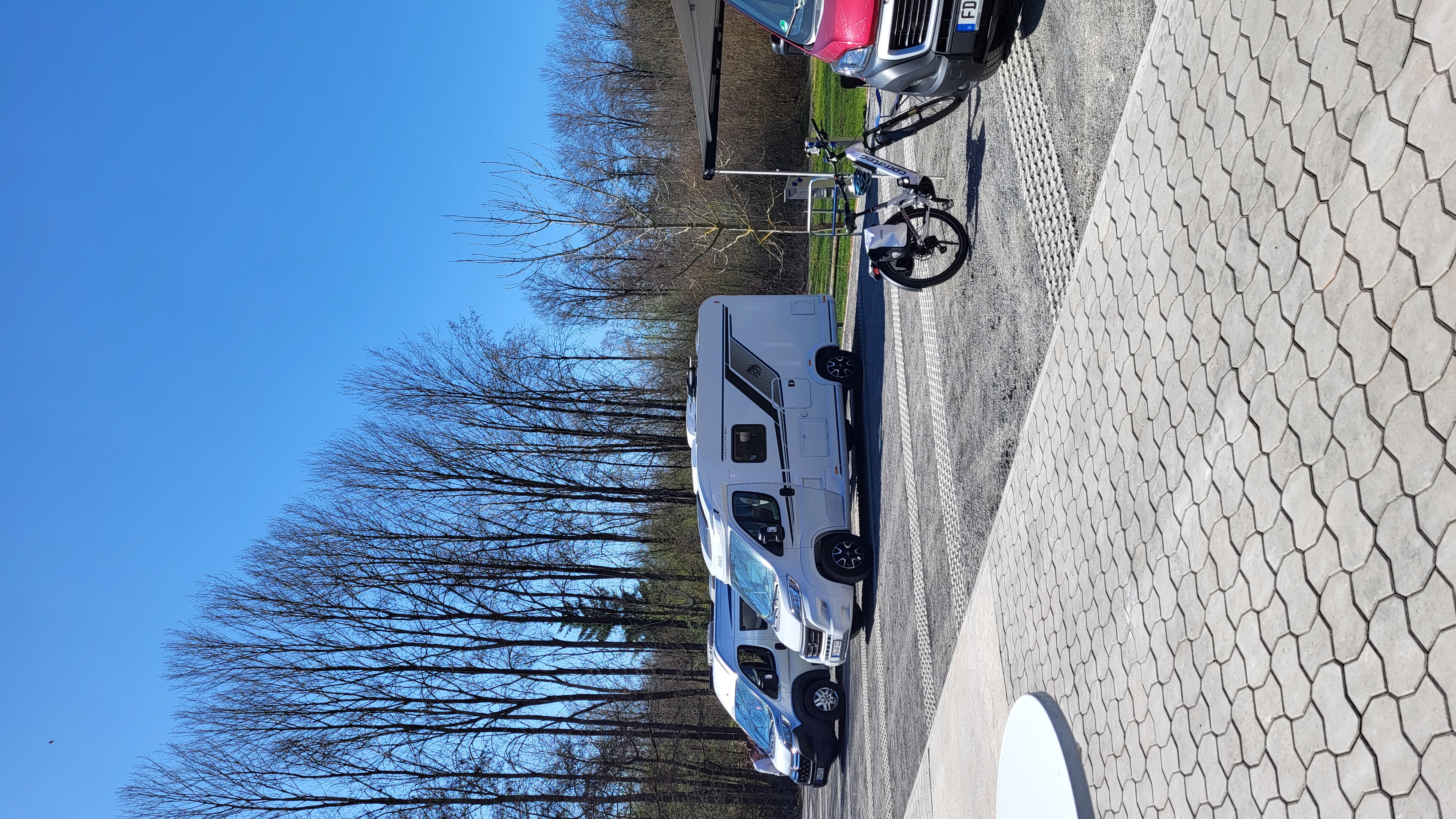 Reisemobilstellplatz - Art des Stellplatz: eigenständiger Stellplatz - Haunetal - Wohnmobilstellplatz am Freibad Bieberstein