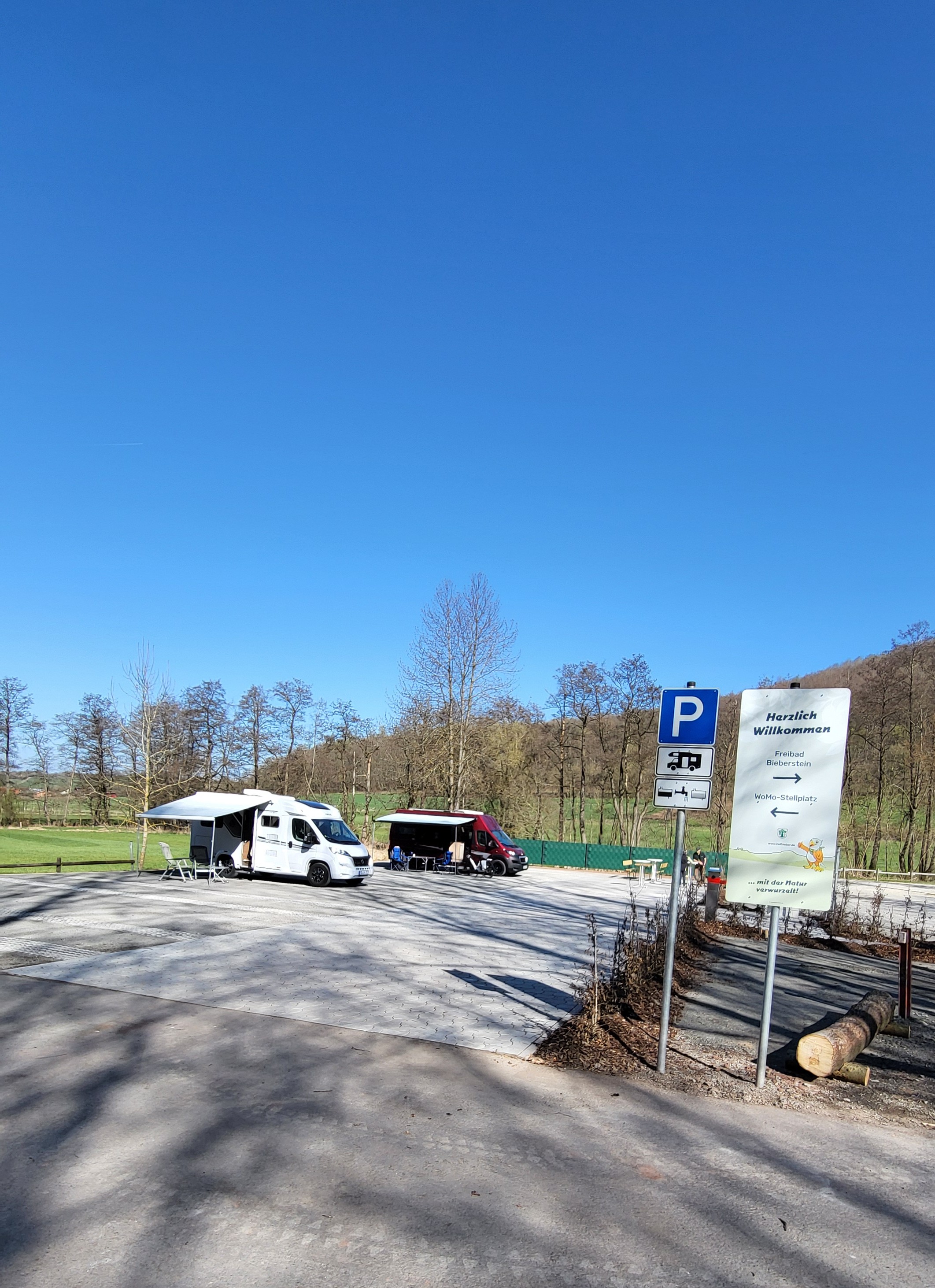 Wohnmobilstellplatz: Übersicht Wohnmobilstellplatz - Wohnmobilstellplatz am Freibad Bieberstein