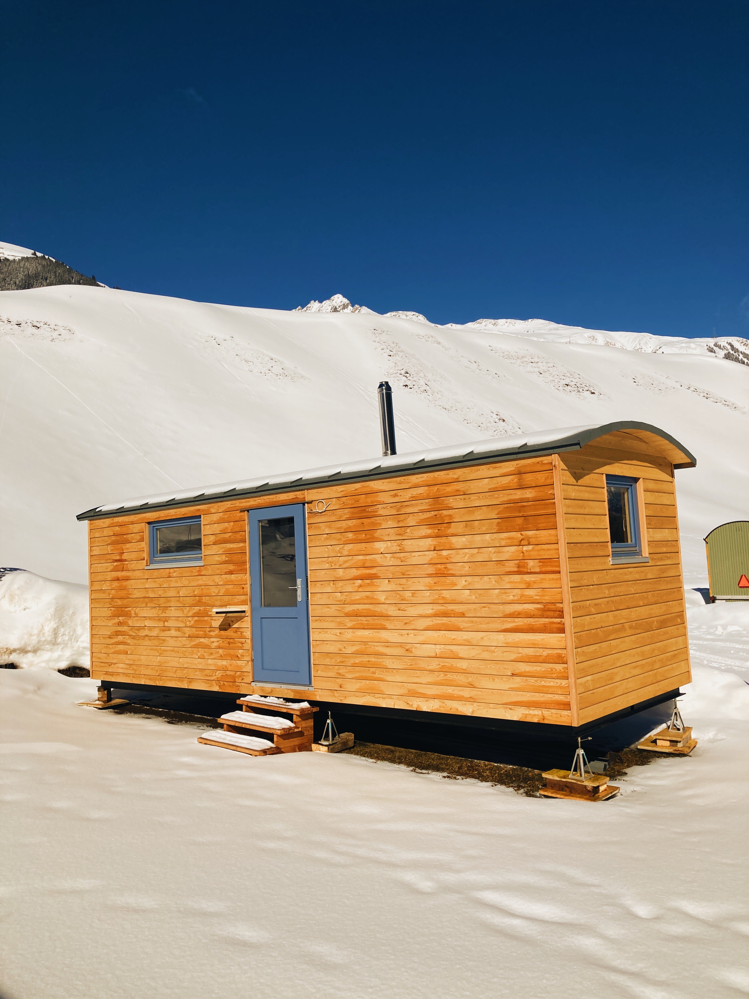 Wohnmobilstellplatz: Tiny Home im Winter - Camping Viva