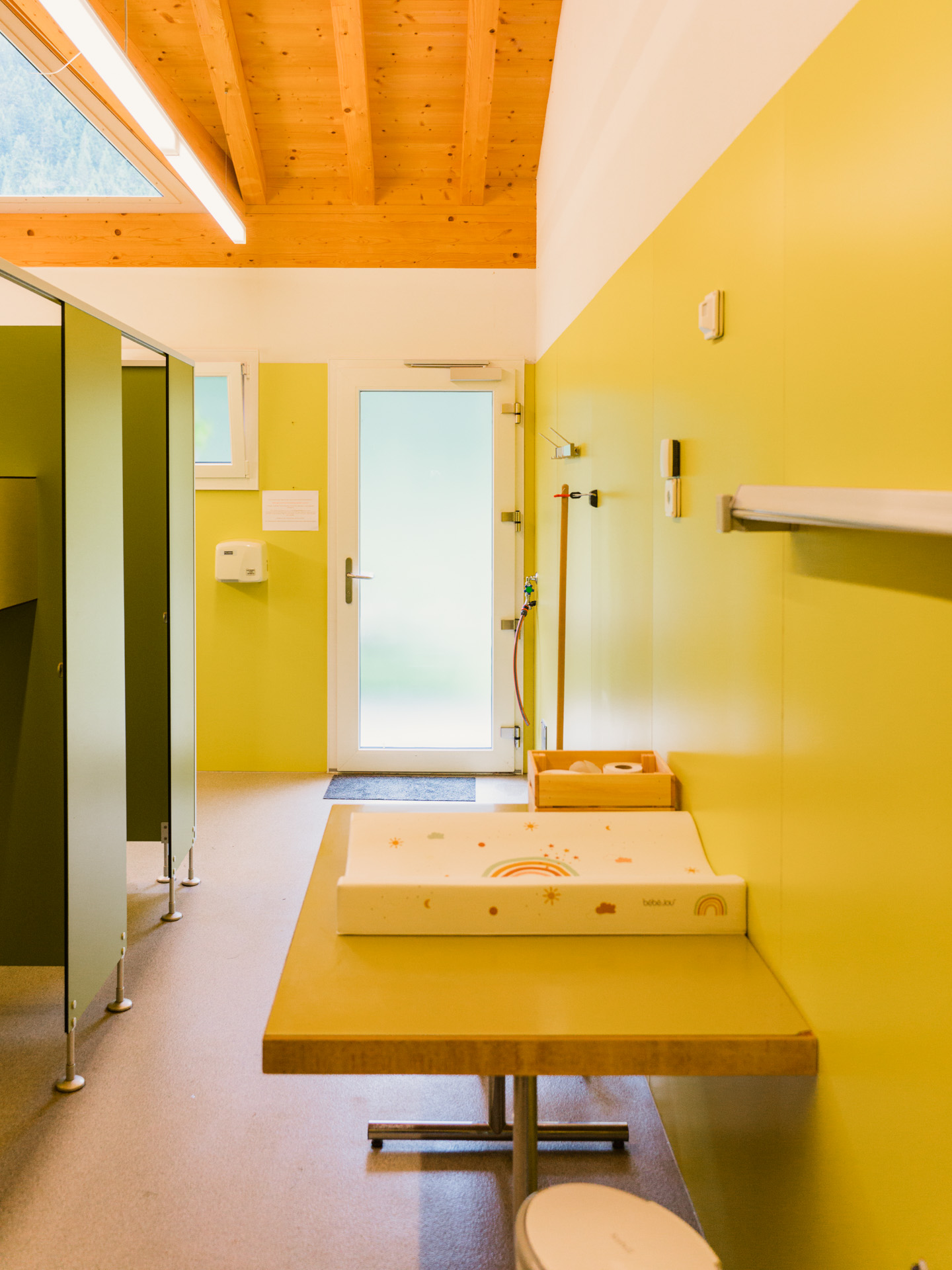 Wohnmobilstellplatz: Beheizte sanitäre Anlagen sorgen für den nötigen Komfort - Camping Viva