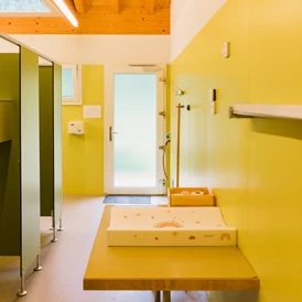 Wohnmobilstellplatz: Beheizte sanitäre Anlagen sorgen für den nötigen Komfort - Camping Viva