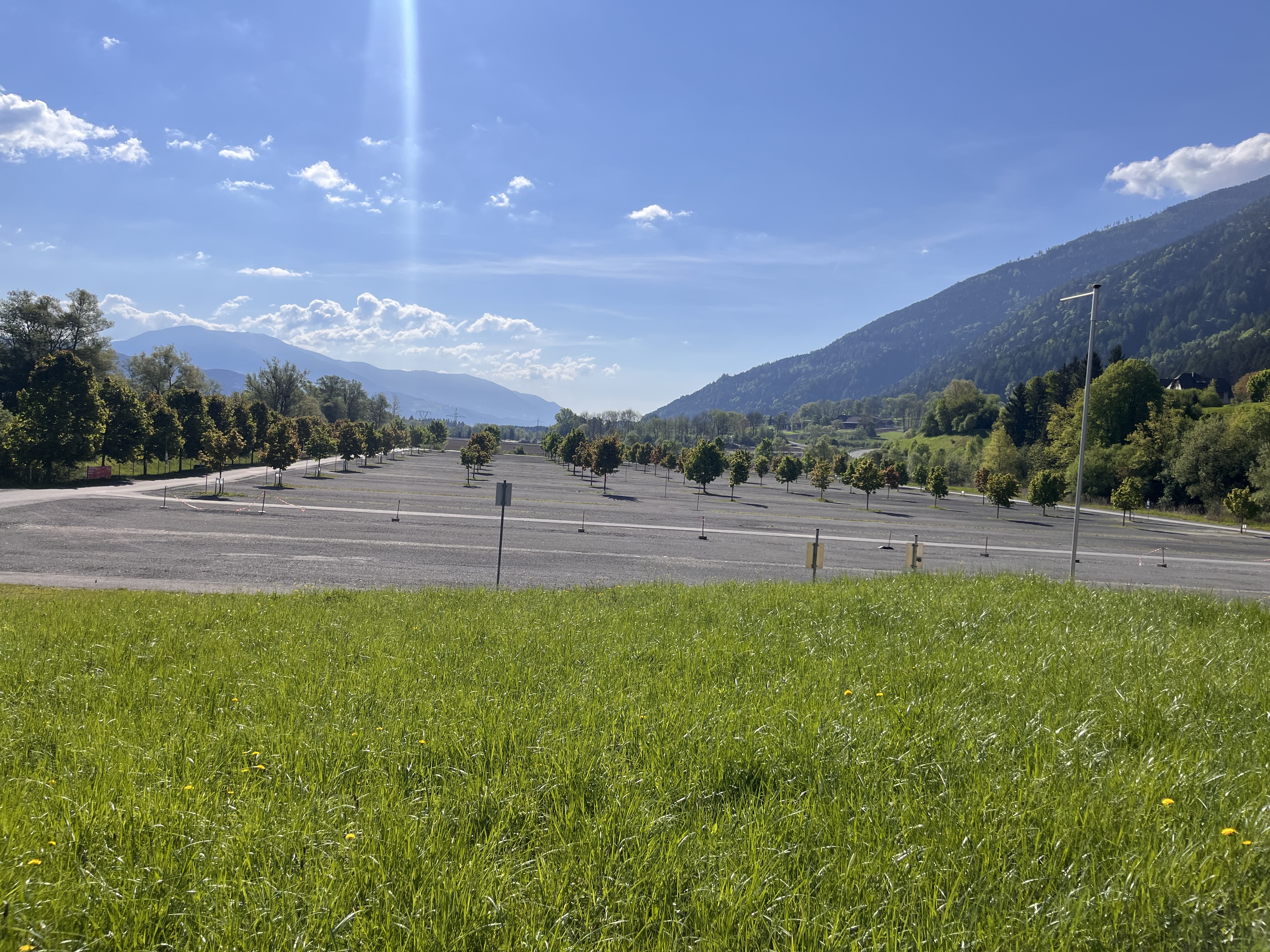 Reisemobilstellplatz - Fluss - St. Peter (Rennweg am Katschberg) - Übersicht Parkplatz - Talstation Goldeckbahn - Raststellplatz