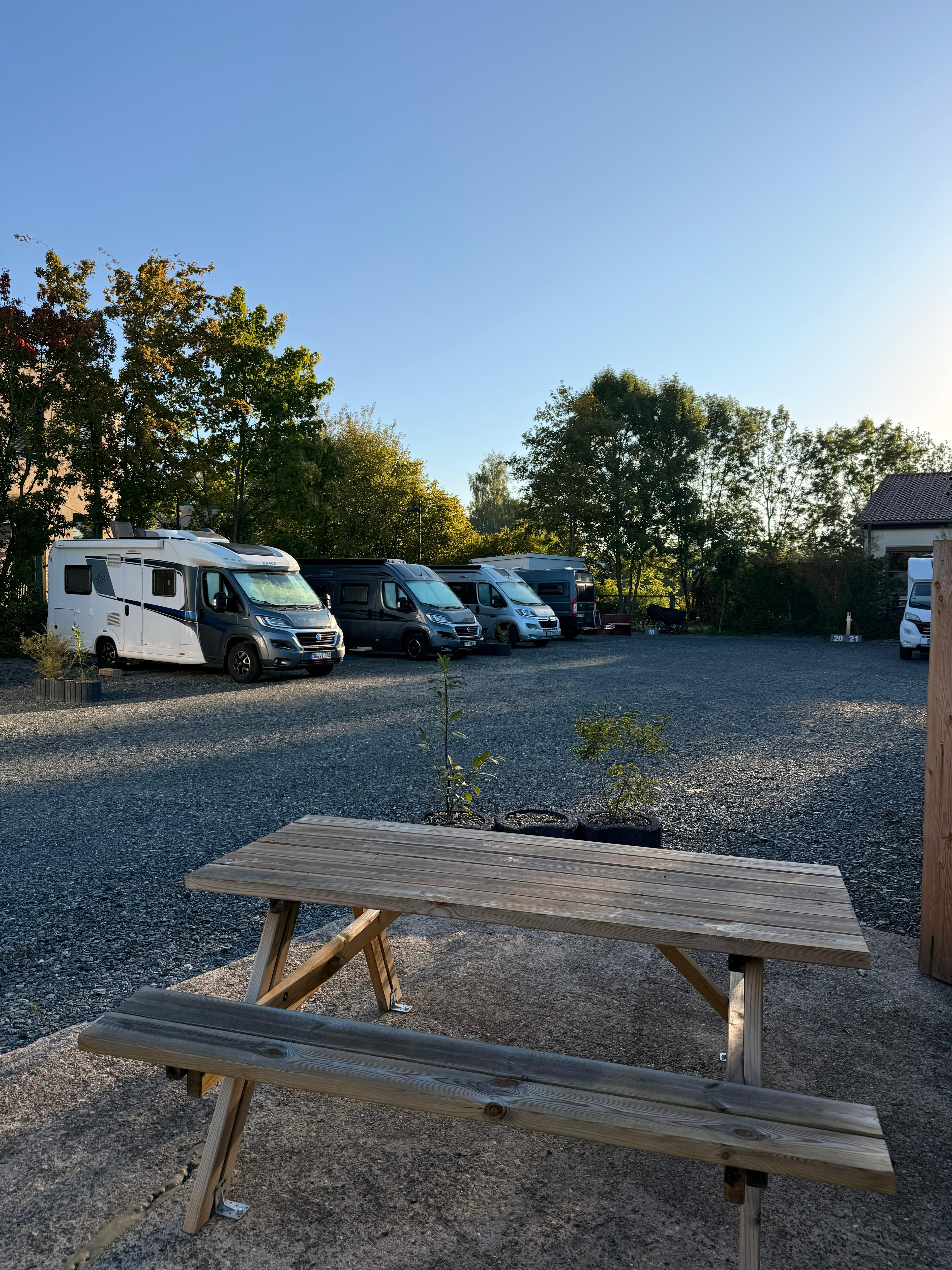 Wohnmobilstellplatz: Wohnmobilstellplatz KorbCamp