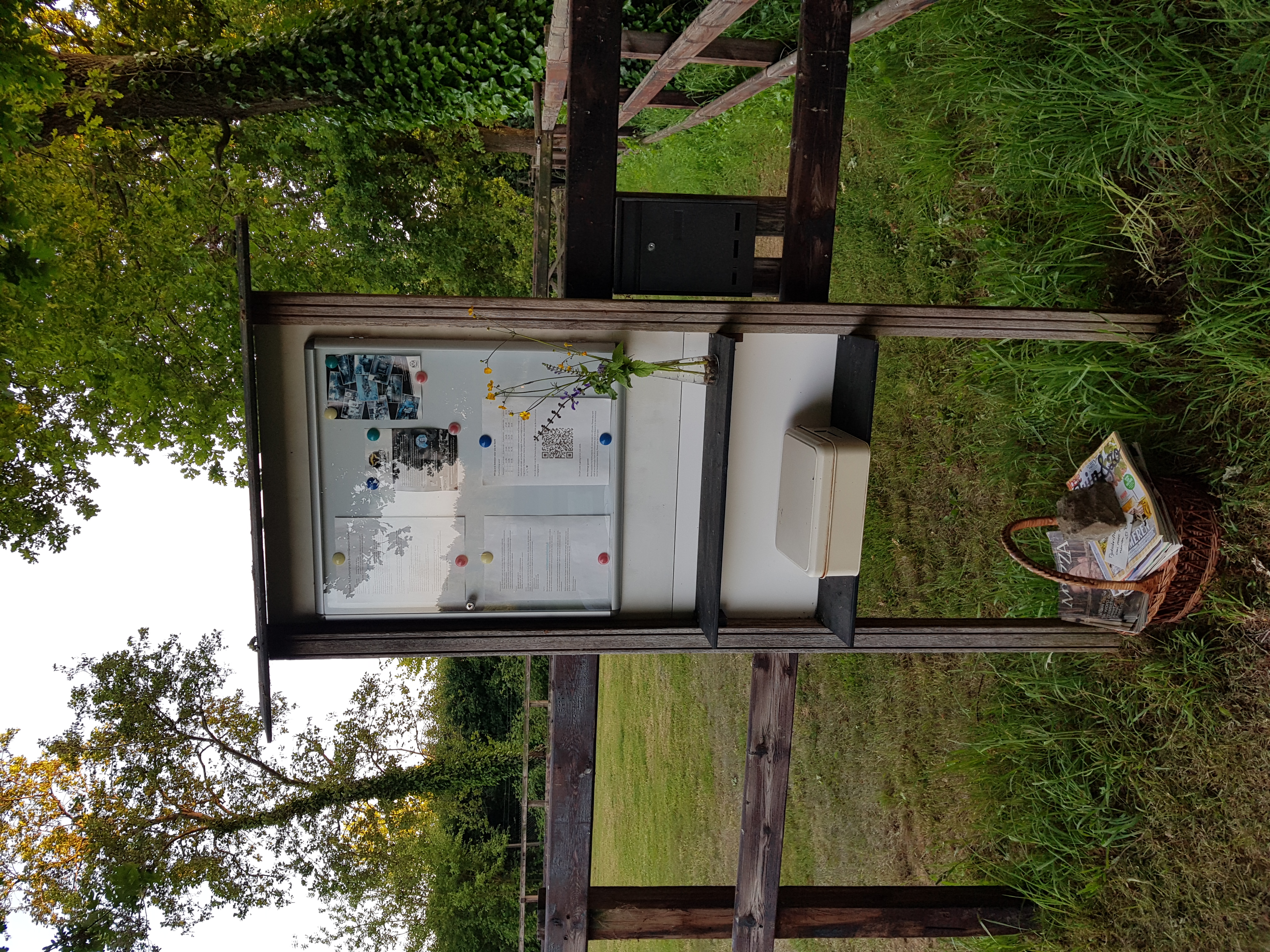 Wohnmobilstellplatz: Informatiebord over de Camperplaats regels en toeristische tips. - BuytenGewoonBoxtel - Parcelas