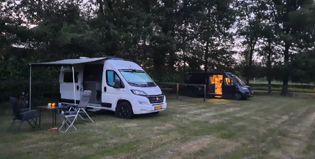 Wohnmobilstellplatz: Avond impressie - BuytenGewoonBoxtel - Parcelas