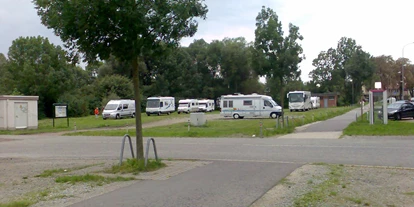 Motorhome parking space - öffentliche Verkehrsmittel - Ummendorf (Börde) - Stellplatz am Maschweg