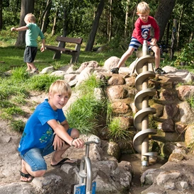 Wohnmobilstellplatz: Wasserspielplatz - Rosenfelder Strand Ostsee Camping