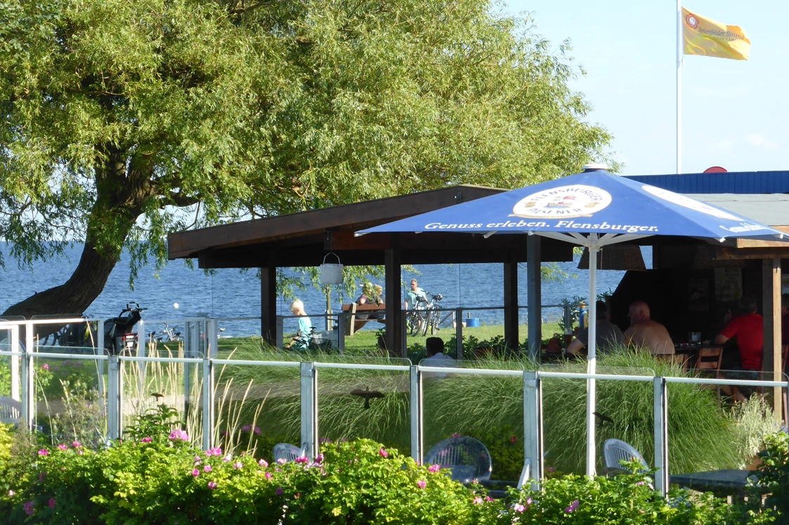 Wohnmobilstellplatz: KieckUt Strand Bistro - Rosenfelder Strand Ostsee Camping