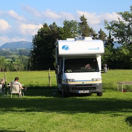 Wohnmobilstellplatz: schöner Bergblick - Campinghof Sommer