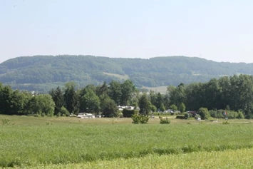 Wohnmobilstellplatz: Ausblick vom Campingplatz - Camping in Berg