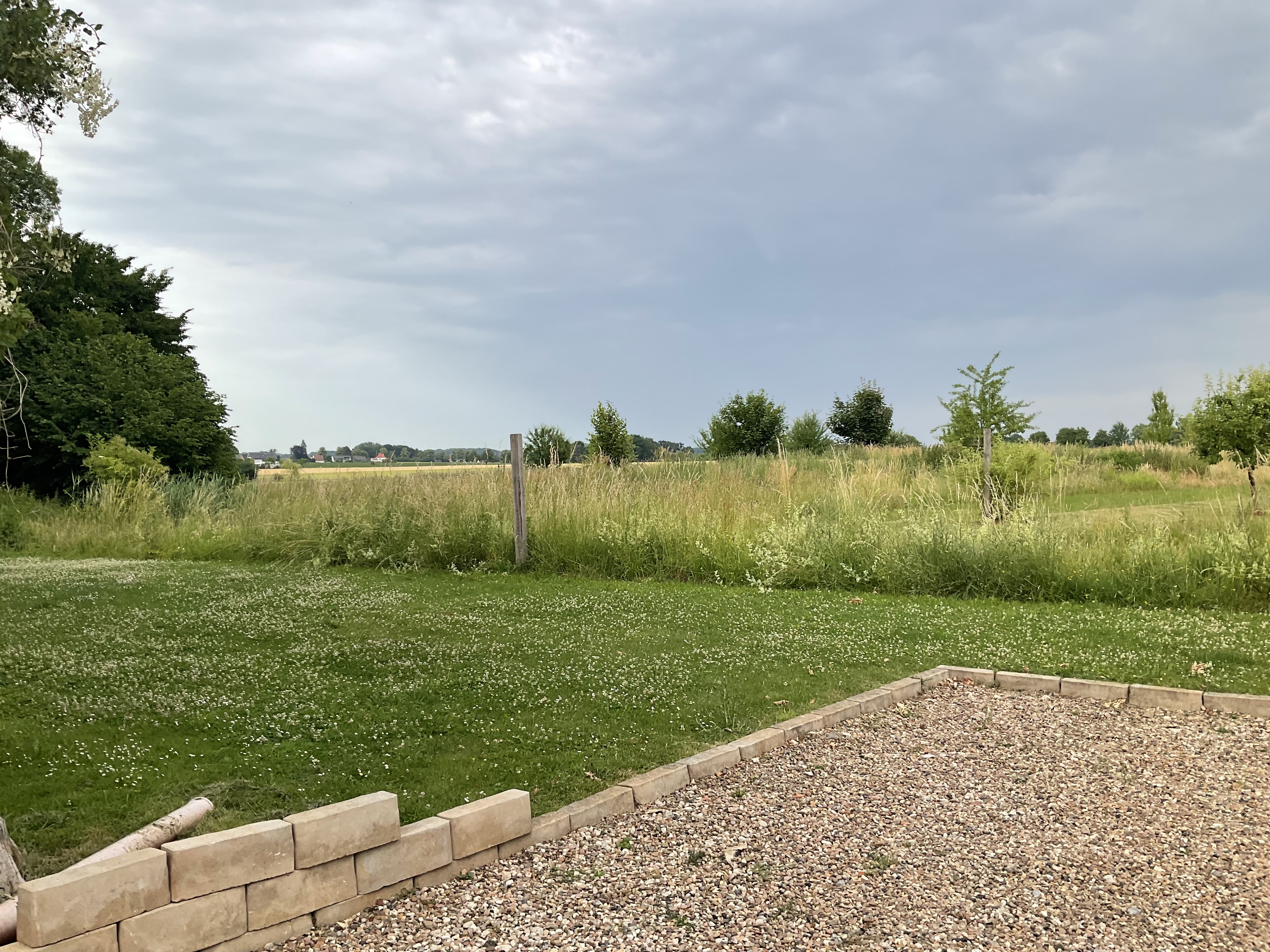 Reisemobilstellplatz: Stellplatz auf historischem Hofgelände