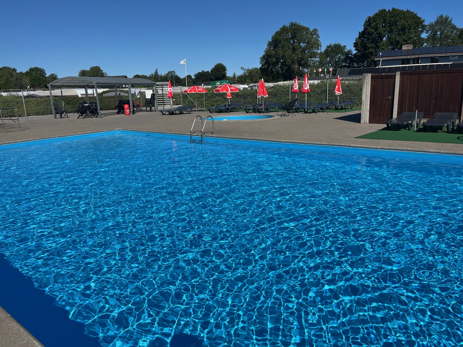 Wohnmobilstellplatz: Beheizter Pool 28 Grad - Hestehaven Camping