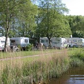 Wohnmobilstellplatz - Bildquelle: http://www.hunzegat.nl/campers - Haven Hunzegat