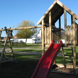 Wohnmobilstellplatz: Unsere Kinderspielecke - Camping Nordstrand Platz Margarethenruh