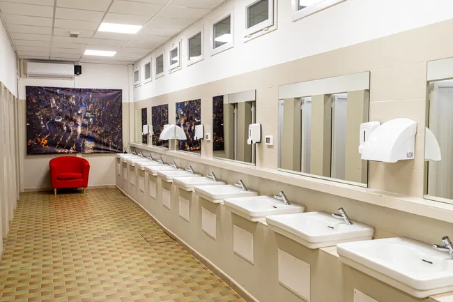 Wohnmobilstellplatz: Moderne Waschräume - Camper Park Rimini