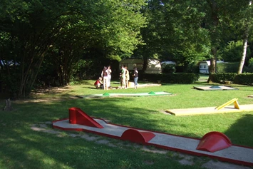 Wohnmobilstellplatz: Minigolfplatz - Odenwald-Camping-Park